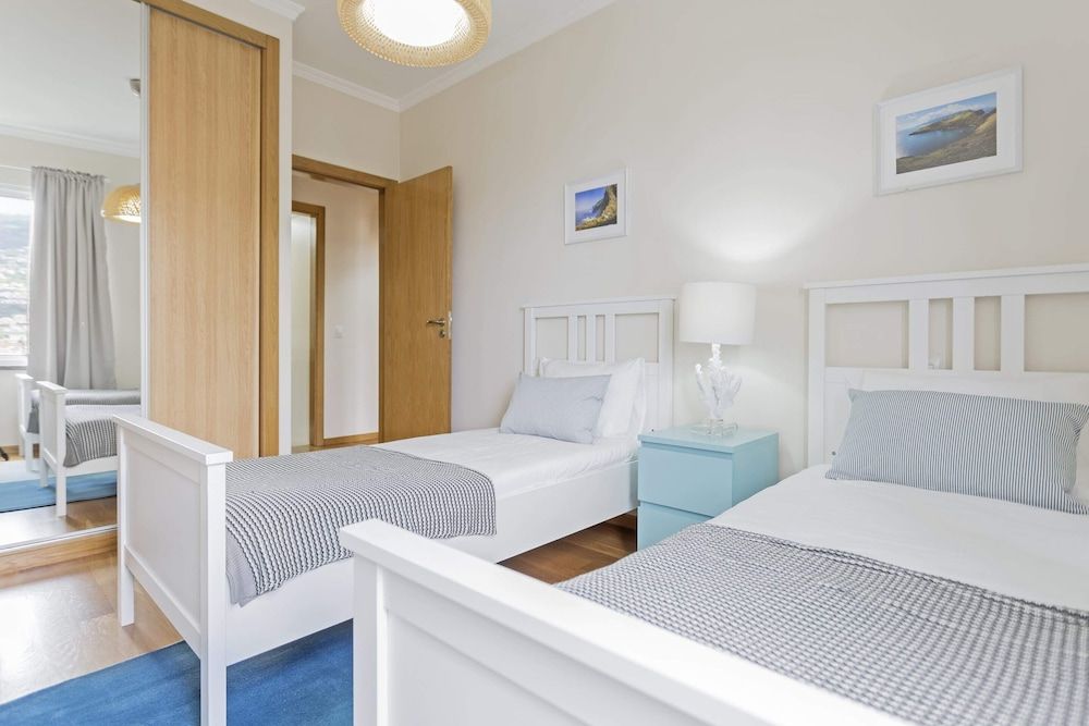 Apartment, 3 Bedrooms, Terrace, Pool View