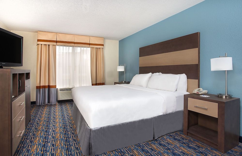 Standard Room, 1 King Bed, Accessible Bathtub, Non Smoking (Accessible Tub)