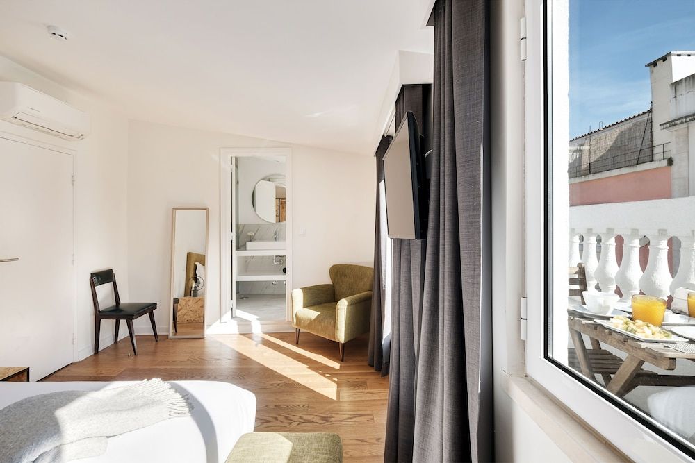 1869 Príncipe Real House Superior Double Room with Balcony 17