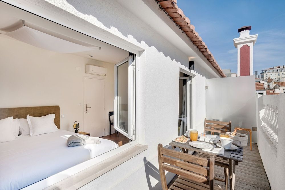 1869 Príncipe Real House Superior Double Room with Balcony 7