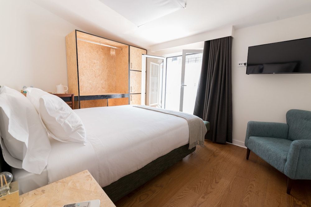 1869 Príncipe Real House Superior Double Room with Balcony 8