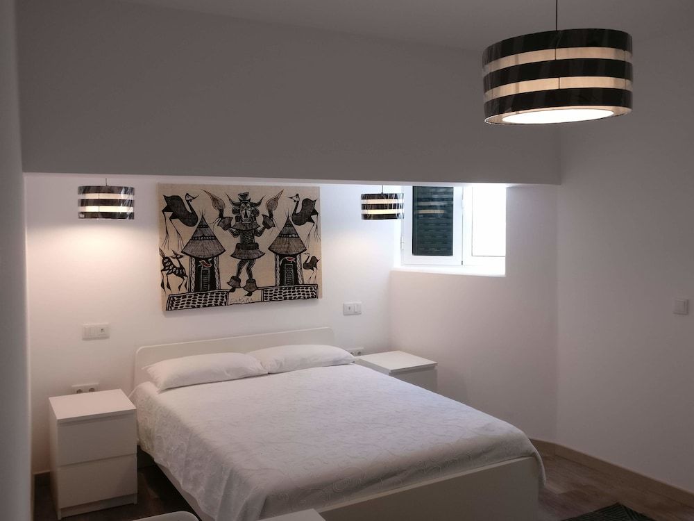 Deluxe Double Room, Refrigerator & Microwave (2)