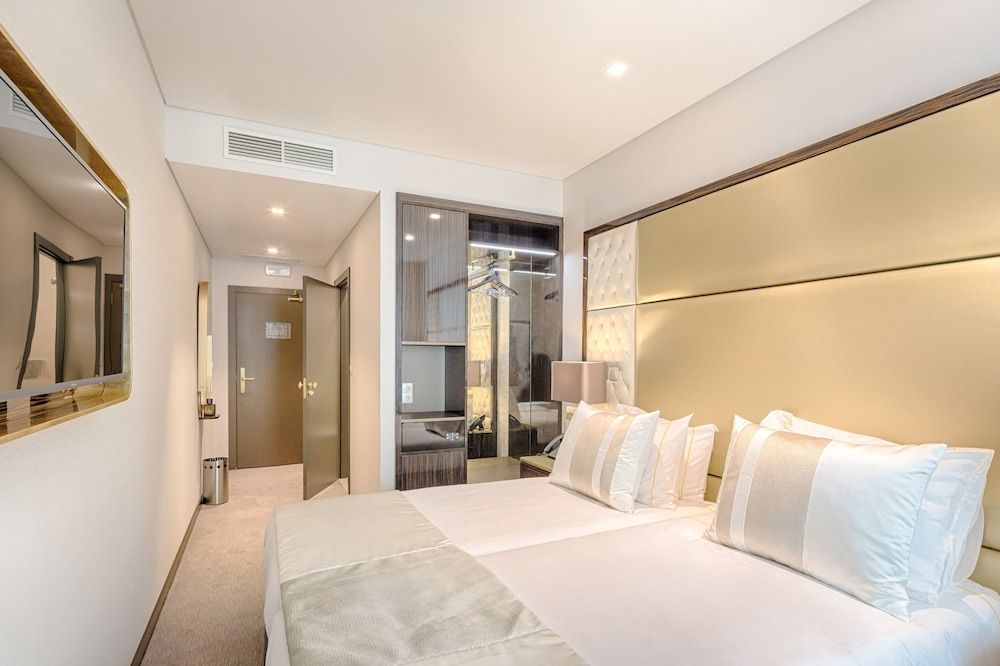 MeraPrime Gold Design Hotel Standard Twin Room 4