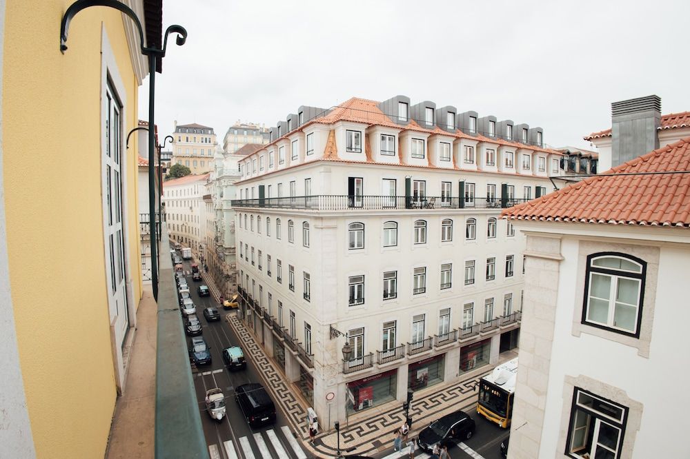 undefined MeraPrime Gold Design Hotel 2