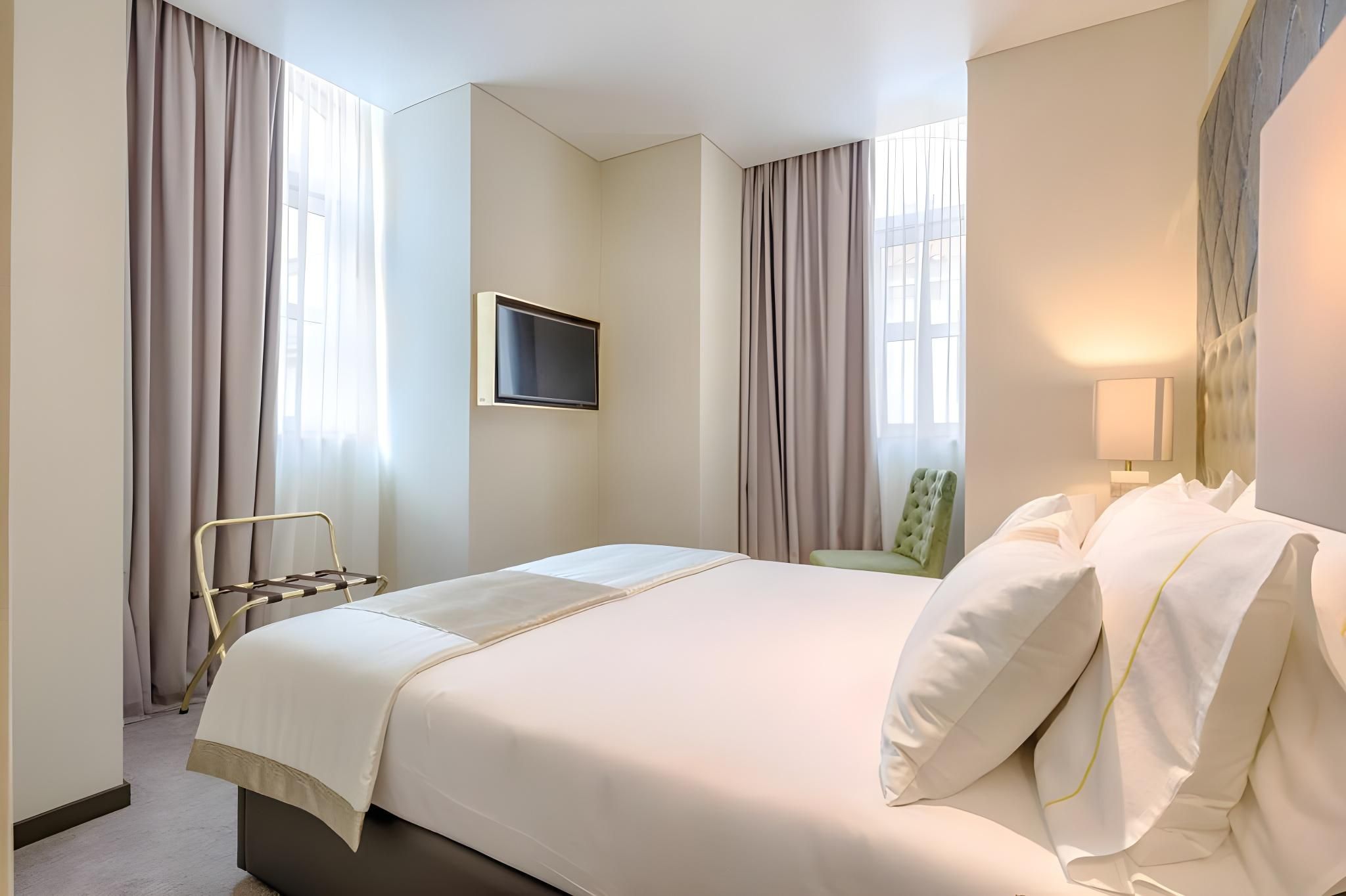 undefined MeraPrime Gold Design Hotel 8