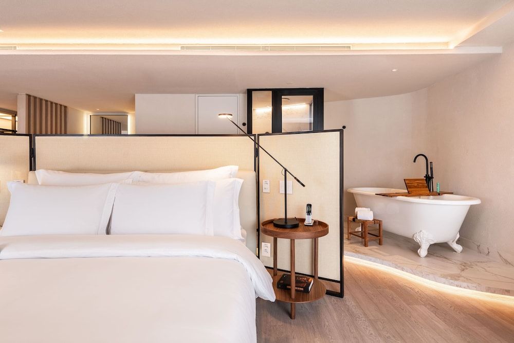 undefined Hotel Unique 4