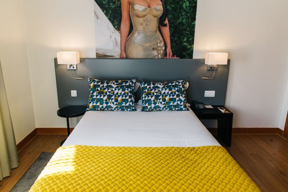 undefined America Diamonds Hotel 8