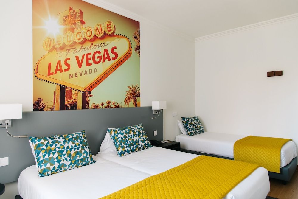 America Diamonds Hotel Premier Triple Room 3