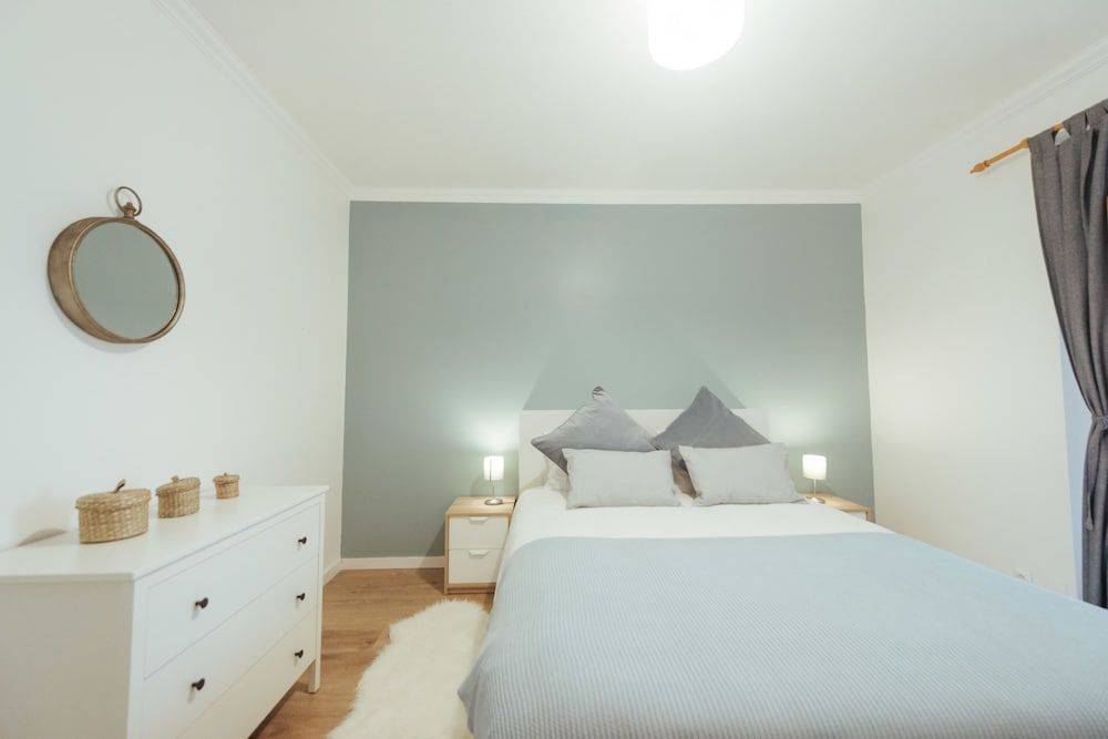 Apartment, 5 Bedrooms, Smoking, 2 Bathrooms