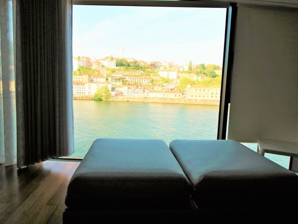 Premium Studio, River View