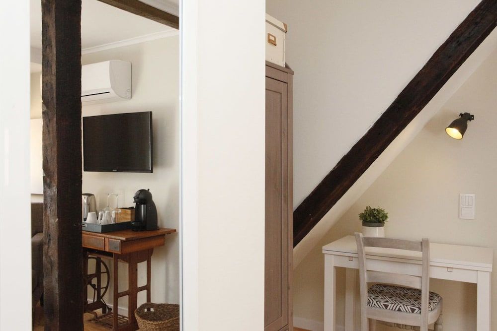 Flores Guest House Comfort Double or Twin Room 20