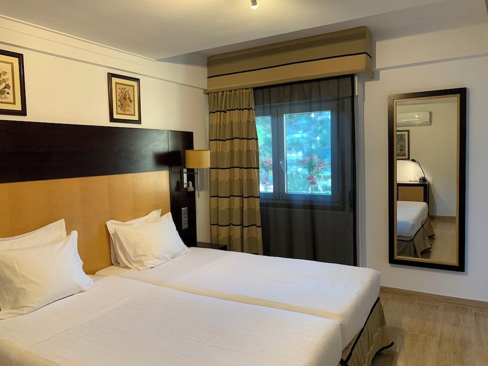 Discovery Apartment Carnaxide Business Studio Suite, 2 Twin Beds, Non Smoking, City View 13