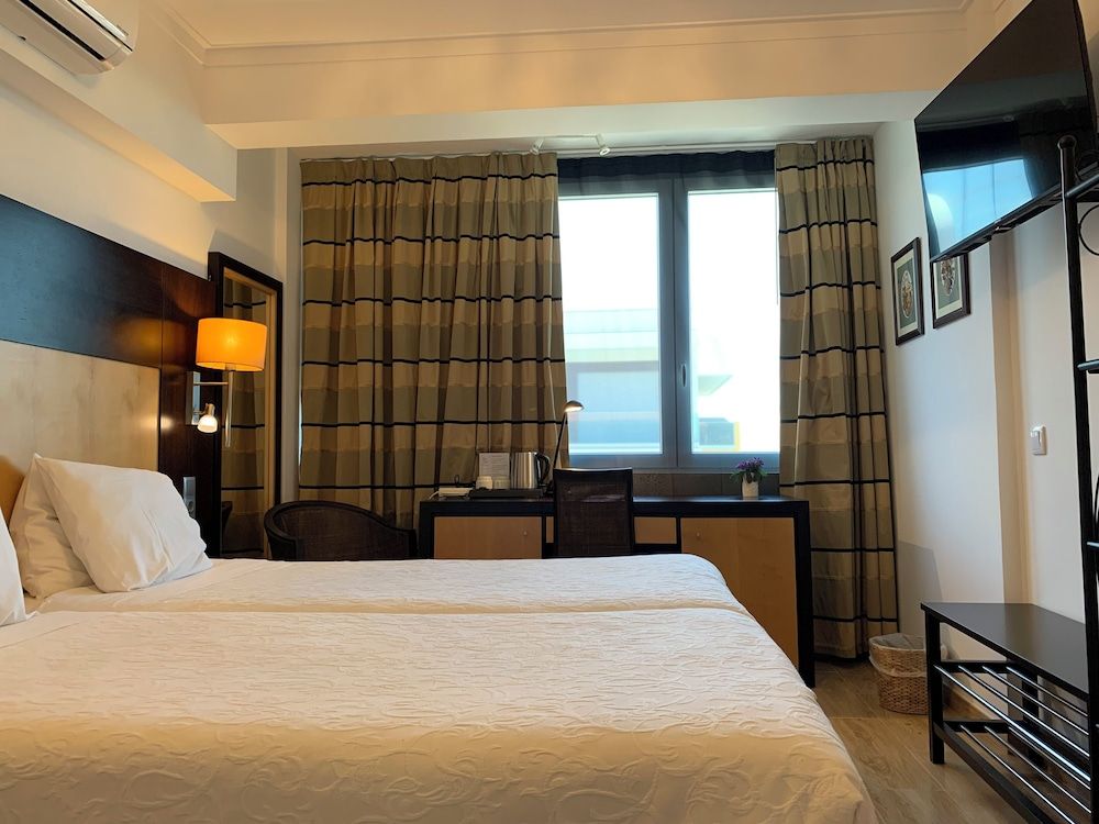 Discovery Apartment Carnaxide Business Studio Suite, 2 Twin Beds, Non Smoking, City View 2