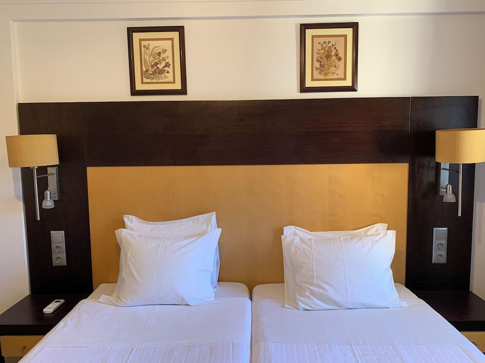 Discovery Apartment Carnaxide Business Studio Suite, 2 Twin Beds, Non Smoking, City View 14