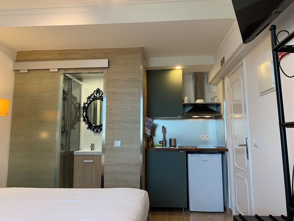 Discovery Apartment Carnaxide Business Studio Suite, 2 Twin Beds, Non Smoking, City View 23