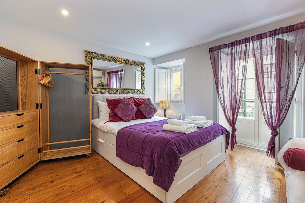 Superior Apartment, 1 Queen Bed, Balcony, City View (LS3)