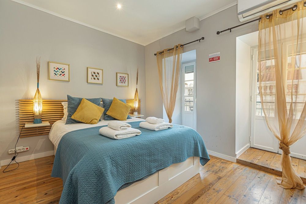 Premium Apartment, 1 Queen Bed with Sofa bed, Balcony, City View (LS4)