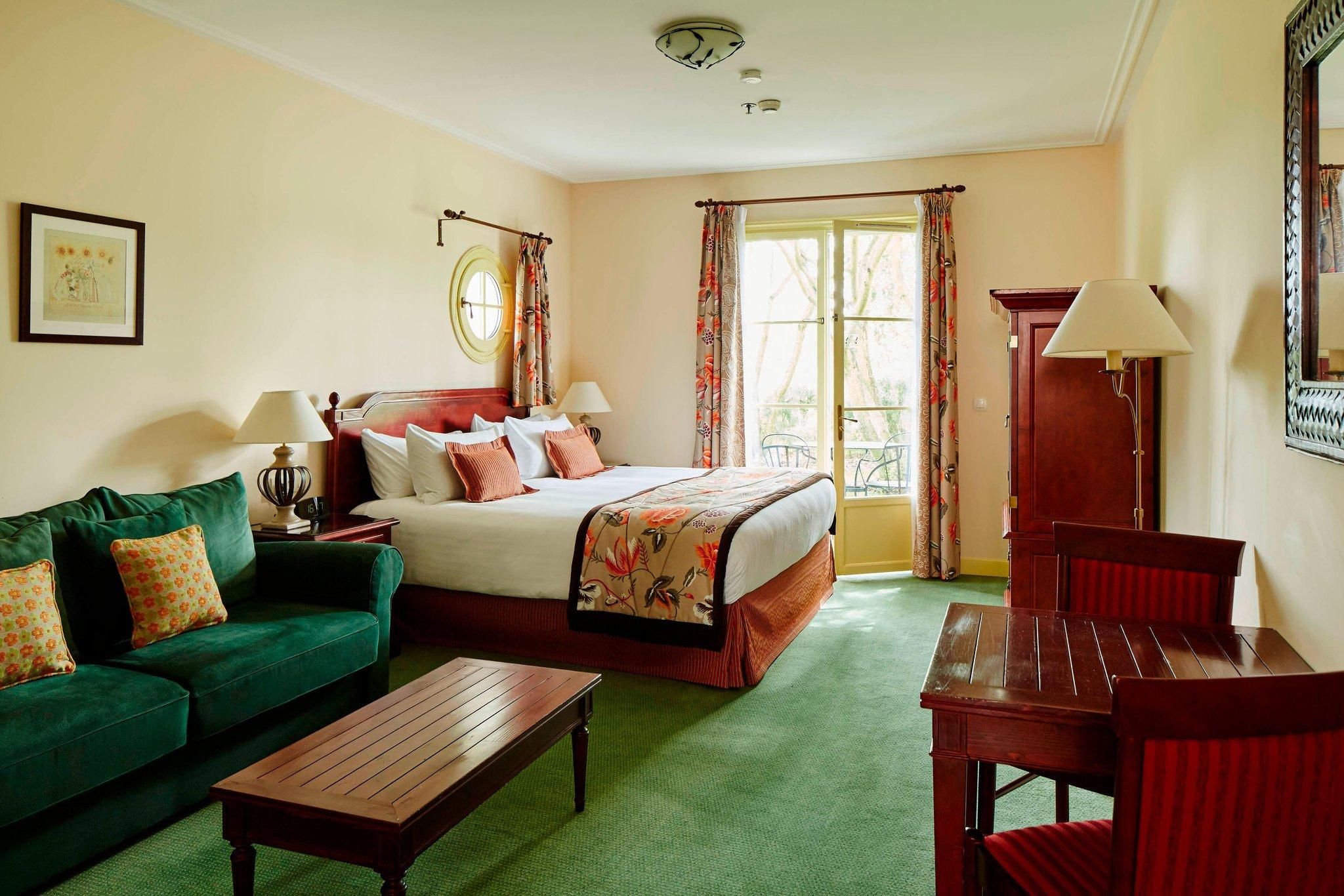 Studio, 1 King, Sofa bed, Resort view