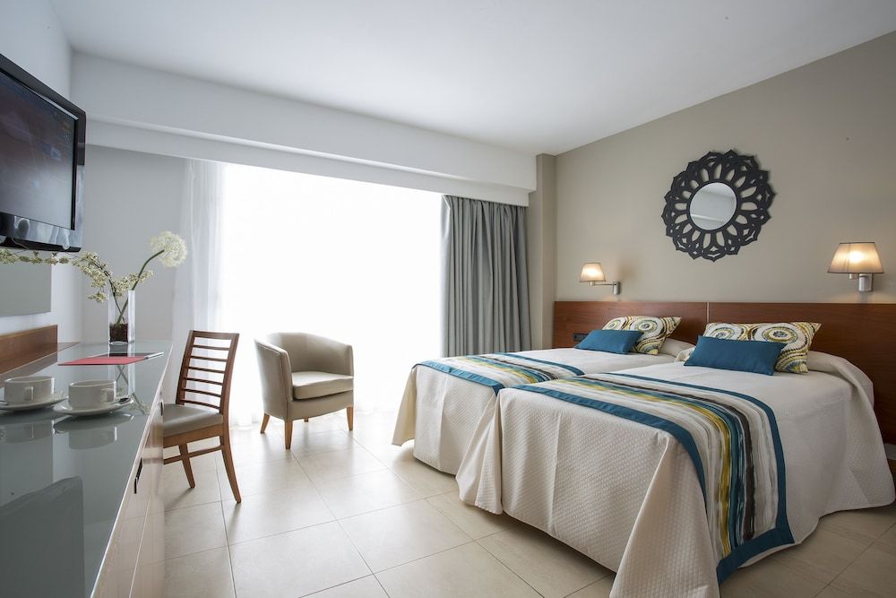 Deluxe Double Room (Single use, Seafront view)