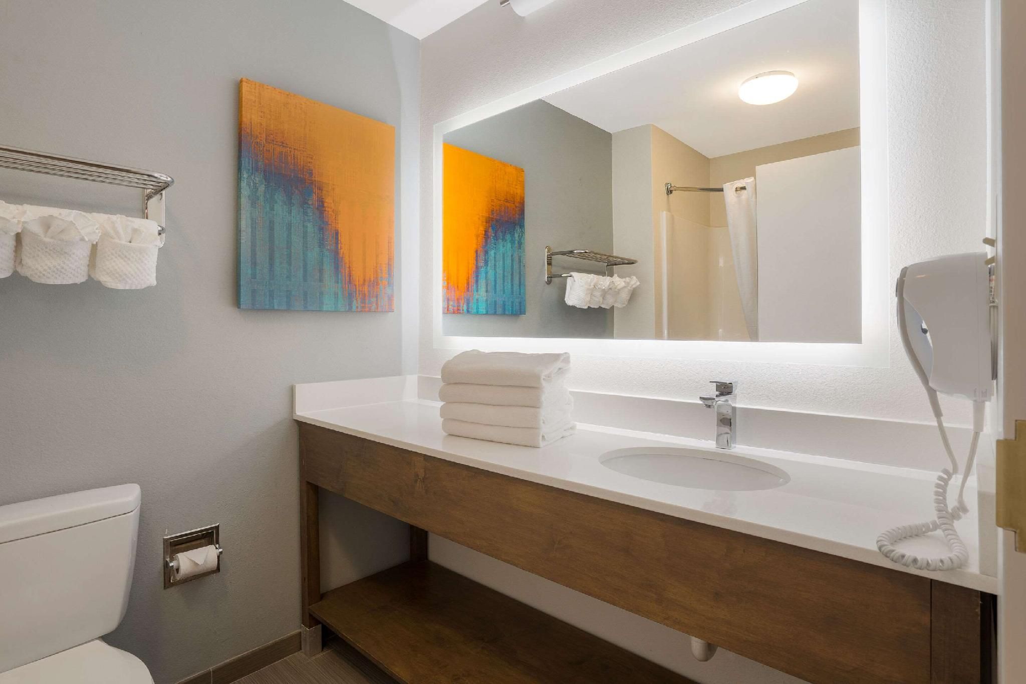 2 Queen Beds, Suite, Nonsmoking