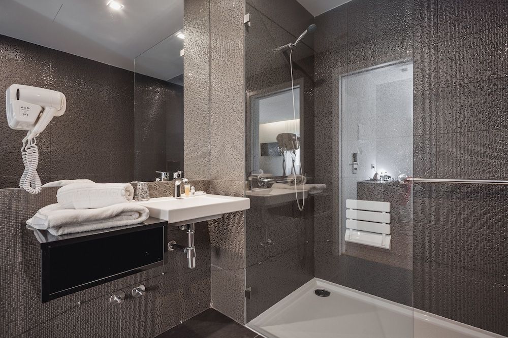 Essence Inn Marianos Single Room 4