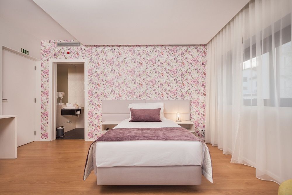 Essence Inn Marianos Single Room 2