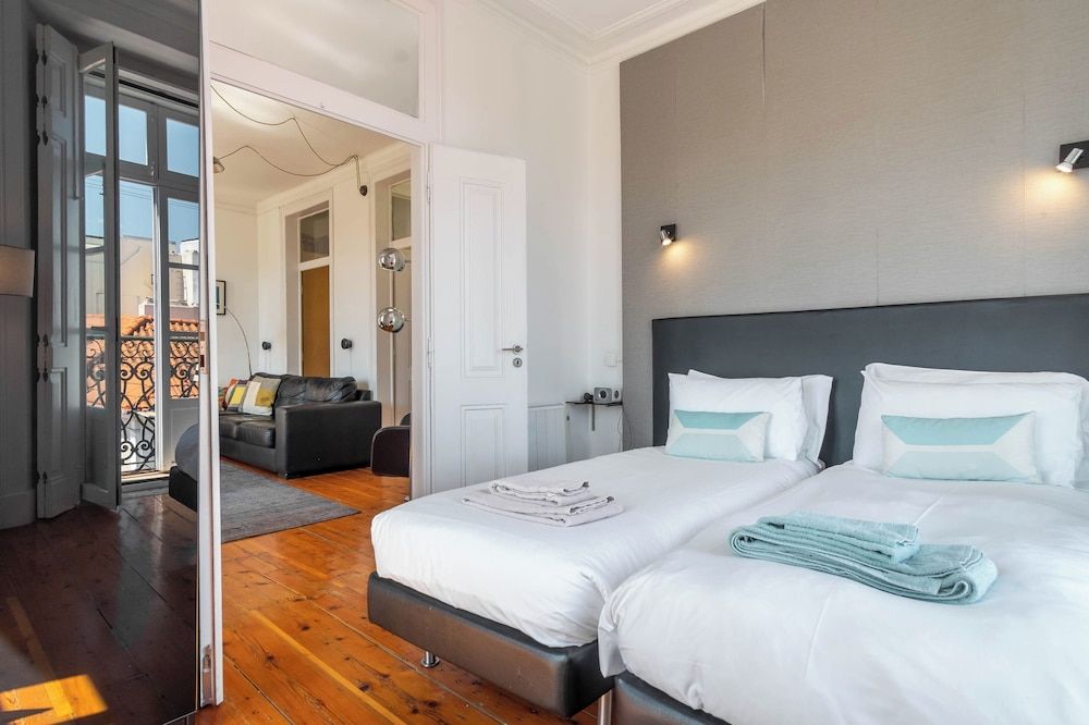 undefined LV Premier Baixa CN1 8