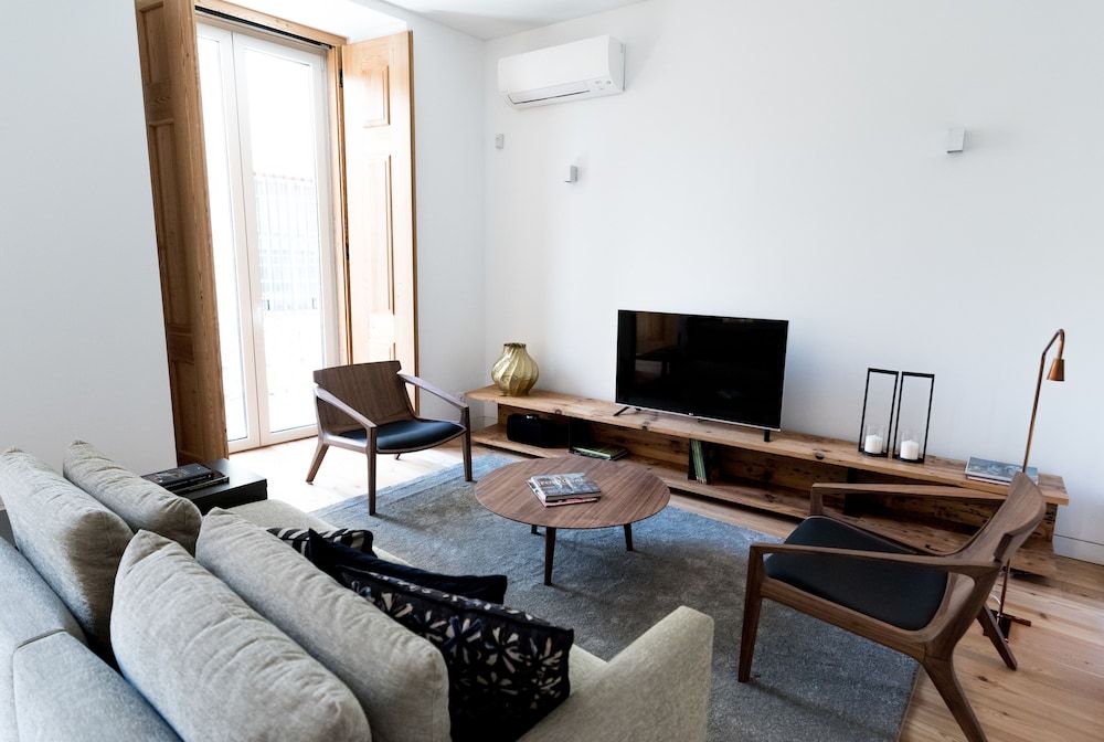 FLORA Chiado Apartments Studio 8