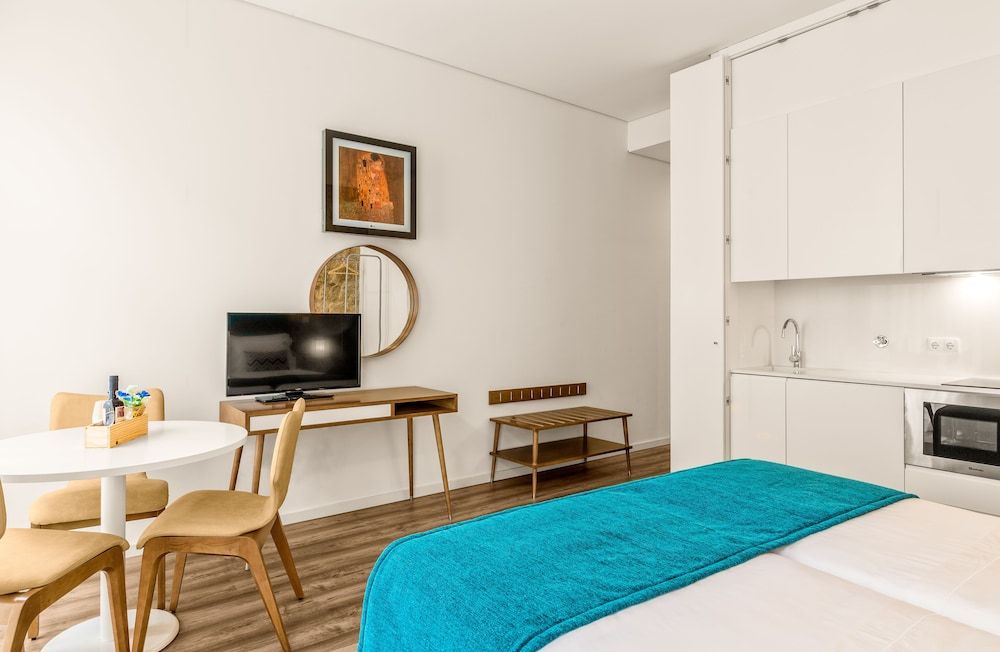 296 Heritage Apartments Studio (Back View) 3