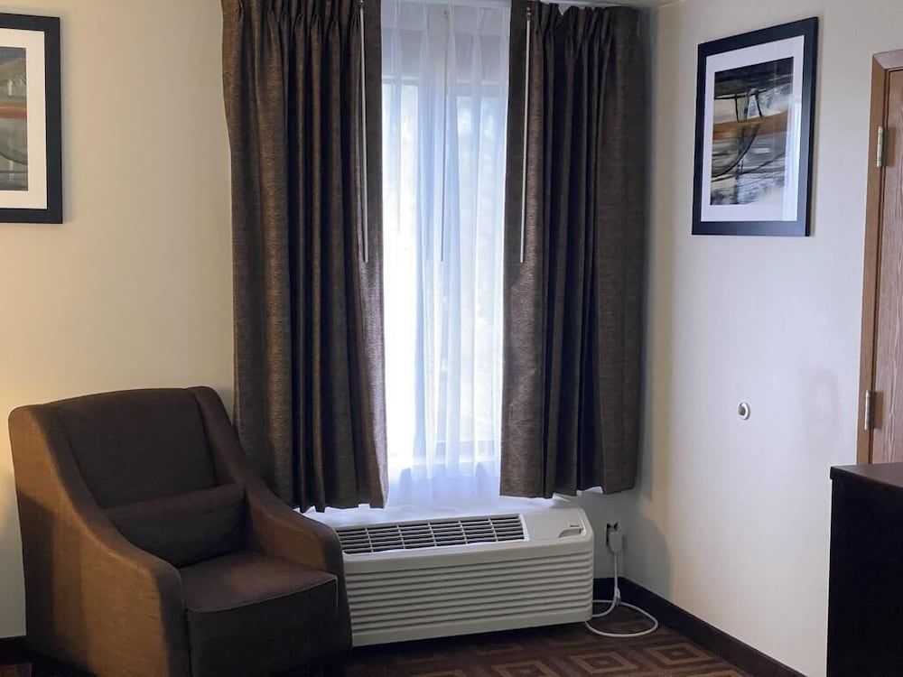 Red Lion Inn & Suites Post Falls Room, 1 Queen Bed, Non Smoking 8