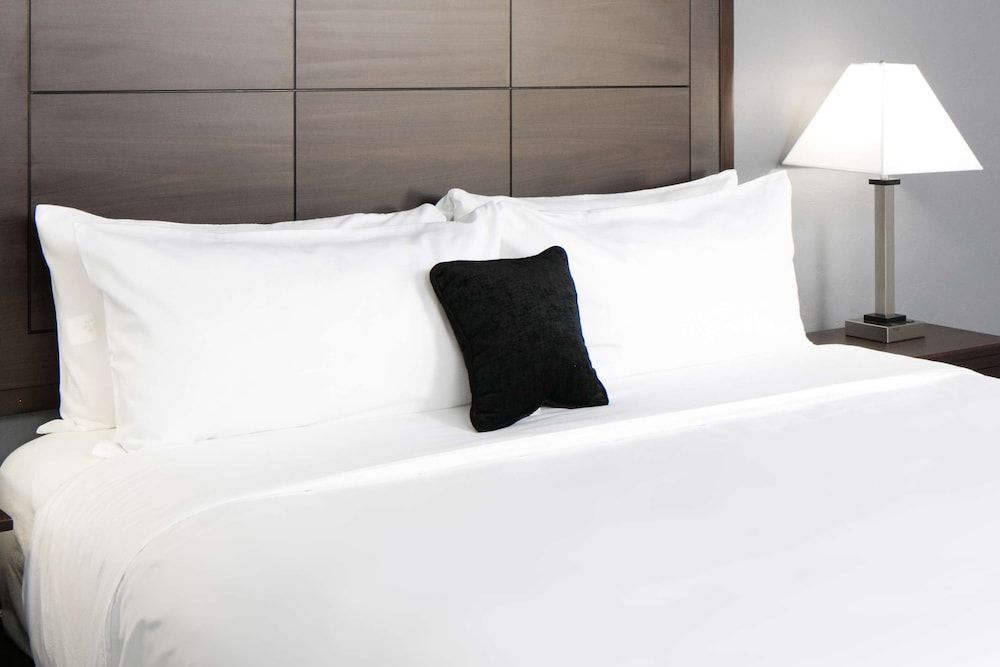 Red Lion Inn & Suites Post Falls