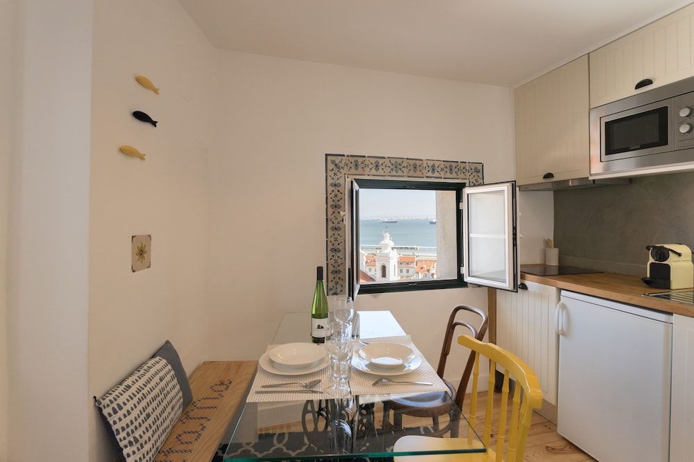 Alfama Loft Studio Loft Apartment w/ River View - by LU Holidays Loft, River View 9
