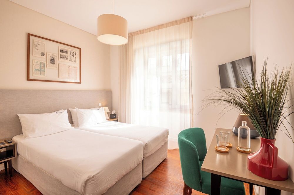 undefined Bica FLH Suites 4