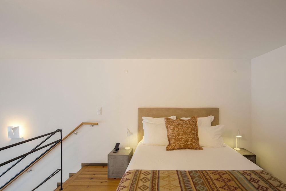 Condes de Azevedo Palace Loft