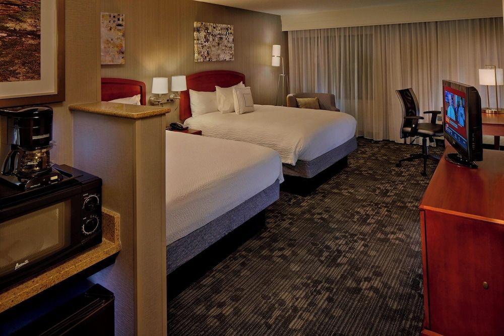 Room, 2 Queen Beds (Hearing Accessible)