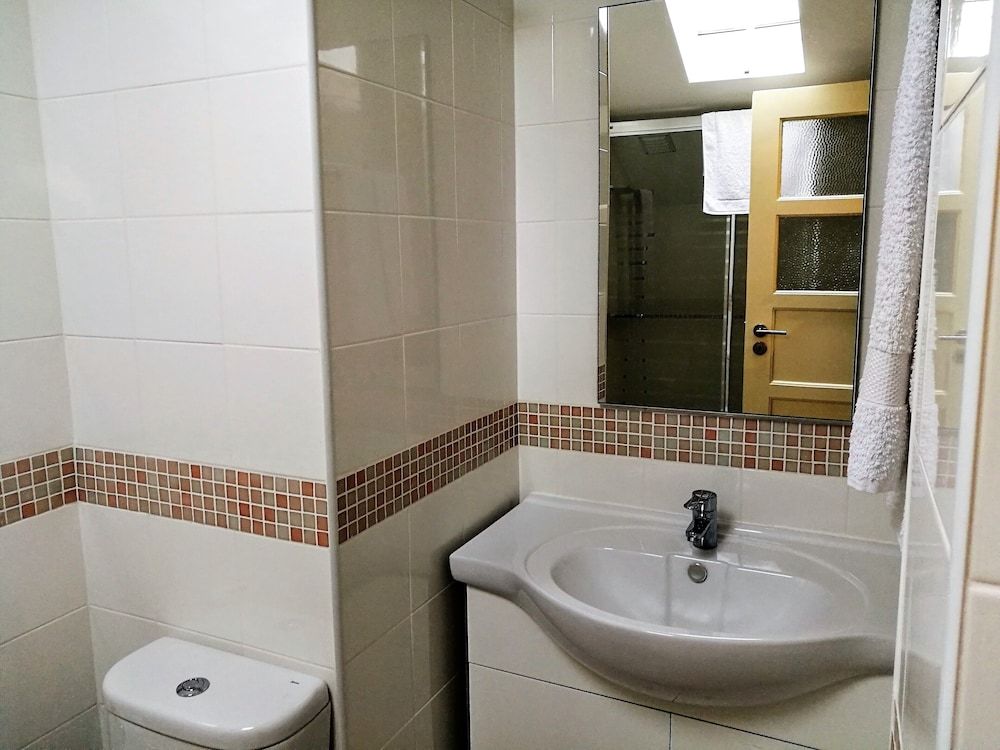 Discovery Apartment Expo Economy Room 8