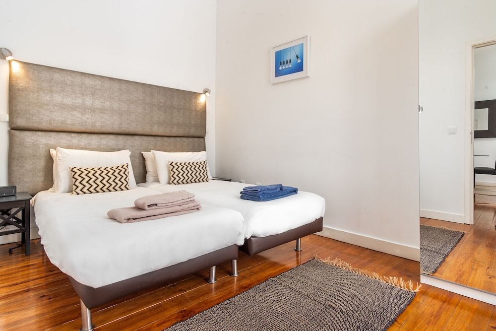 LV Premier Baixa - CR Deluxe Apartment, 3 Bedrooms, Balcony, City View 8