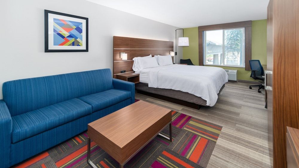 Suite, 1 King Bed, Accessible (Communications, Mobility)