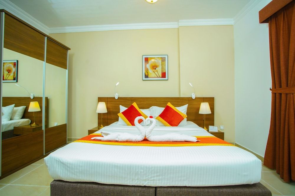 undefined Lavilla Inn