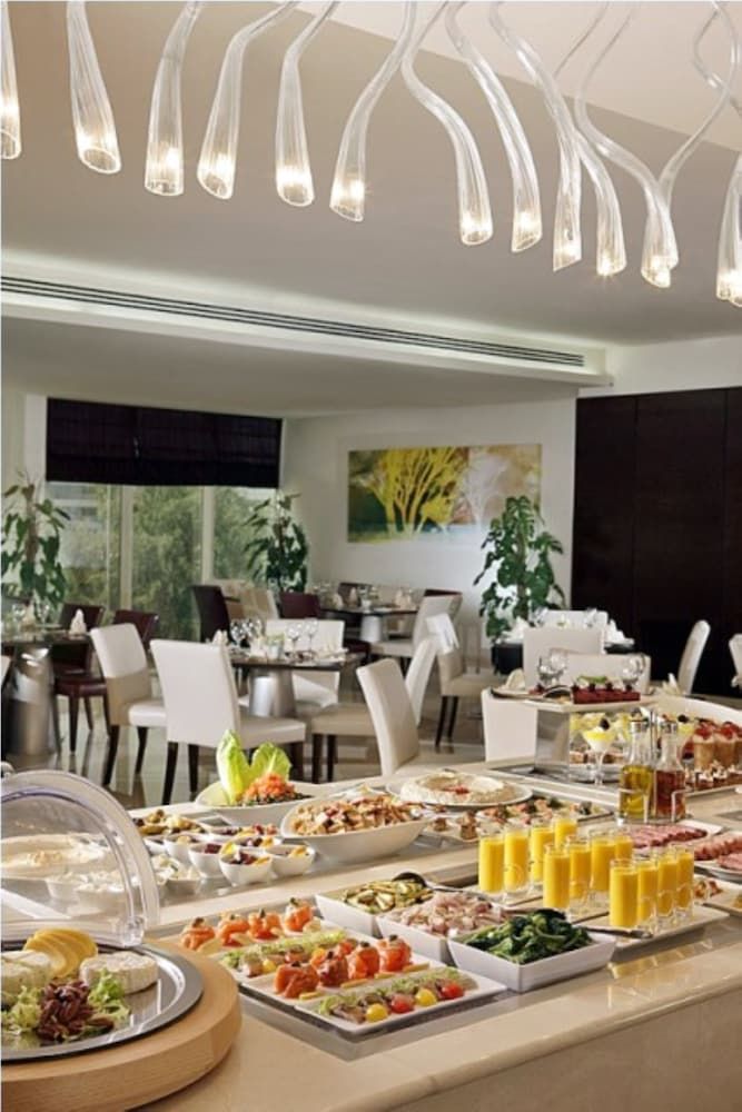 undefined Safir Hotel Doha 10