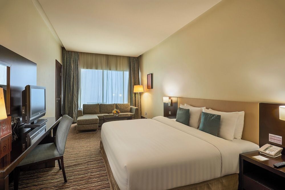 undefined Safir Hotel Doha 2