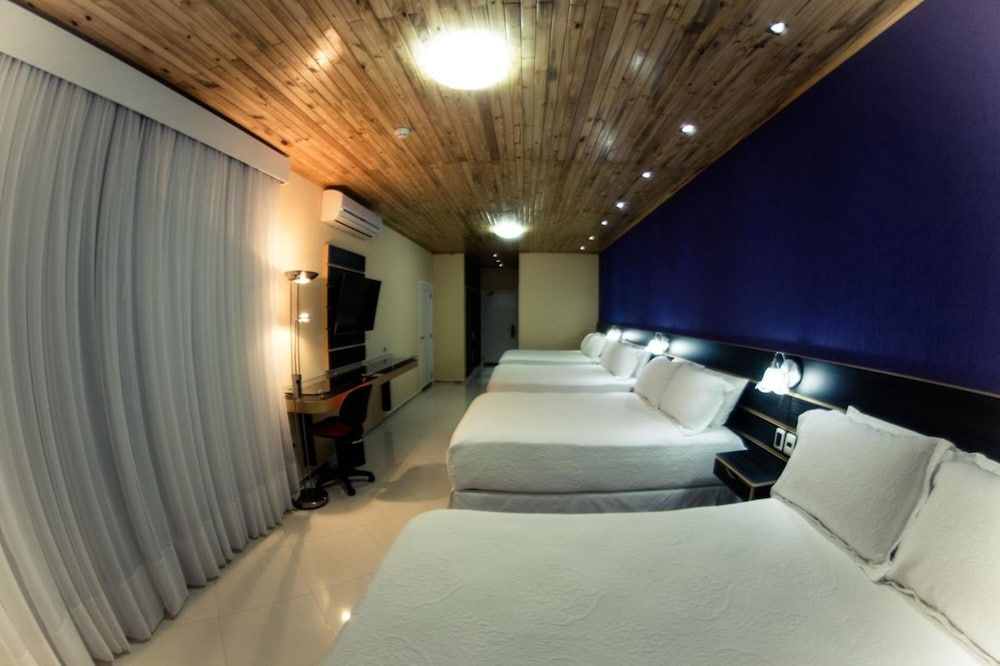 Marambaia Hotel Premium Room, Non Smoking (4 double beds ) 2