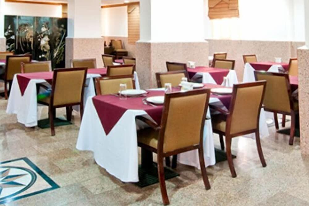 undefined Lavilla Hotel 8