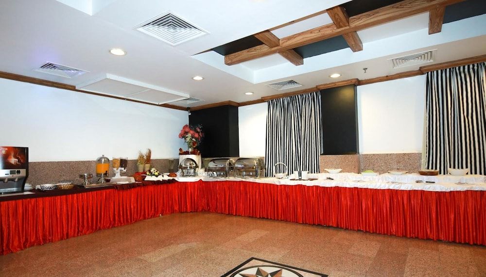 undefined Lavilla Hotel 9