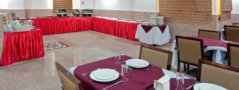 undefined Lavilla Hotel 10