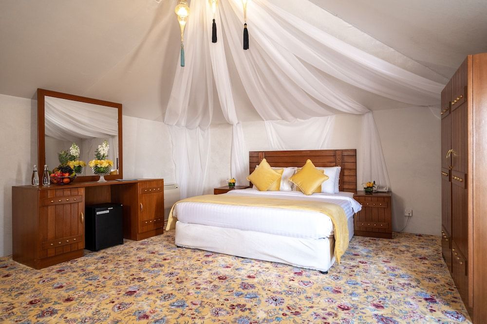 Regency Sealine Camp Family Tent 4
