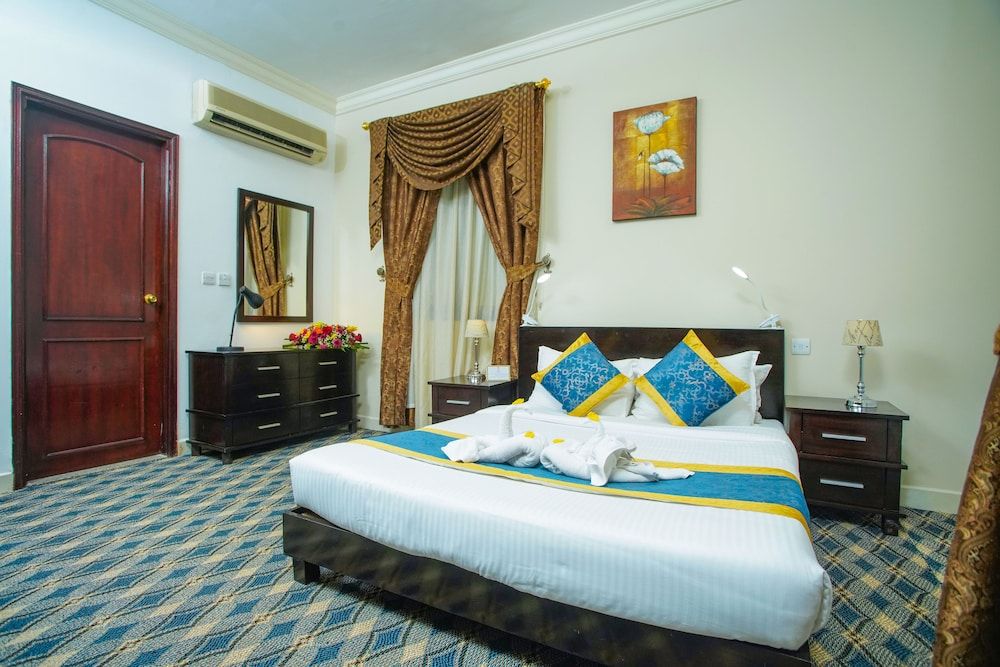 Lavilla Palace Deluxe Double Room 2
