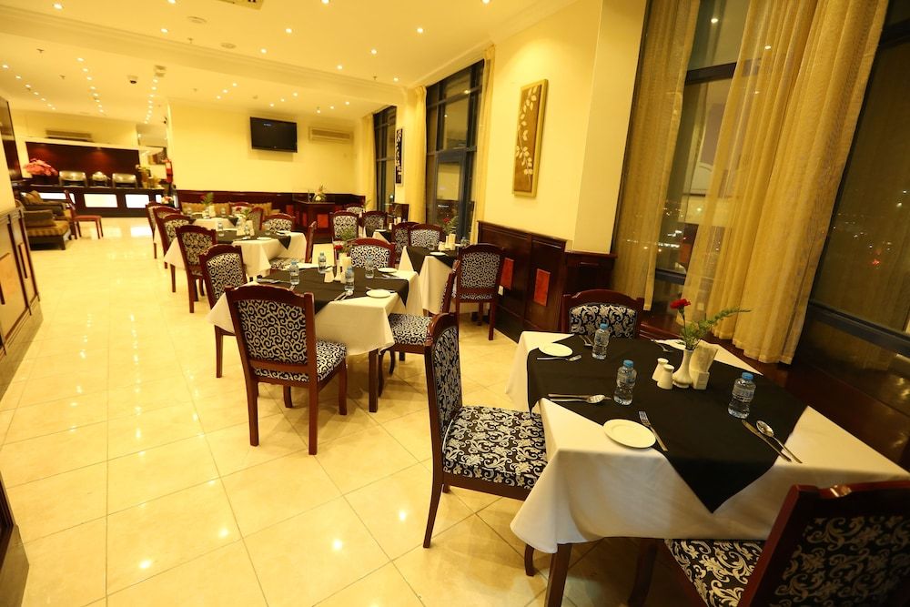 Food Court