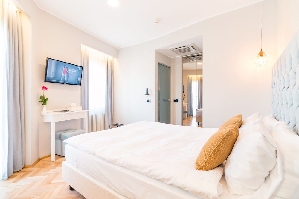 Venis Boutique Hotel Superior Double Room, 1 Queen Bed 3