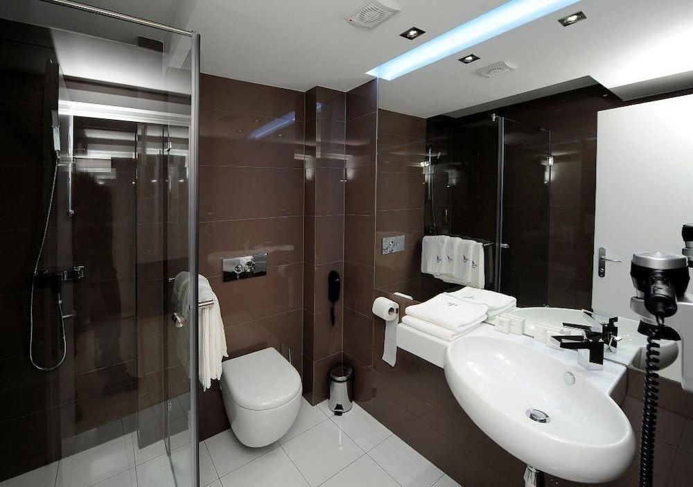 Plaza V Business Double Room Single Use 4